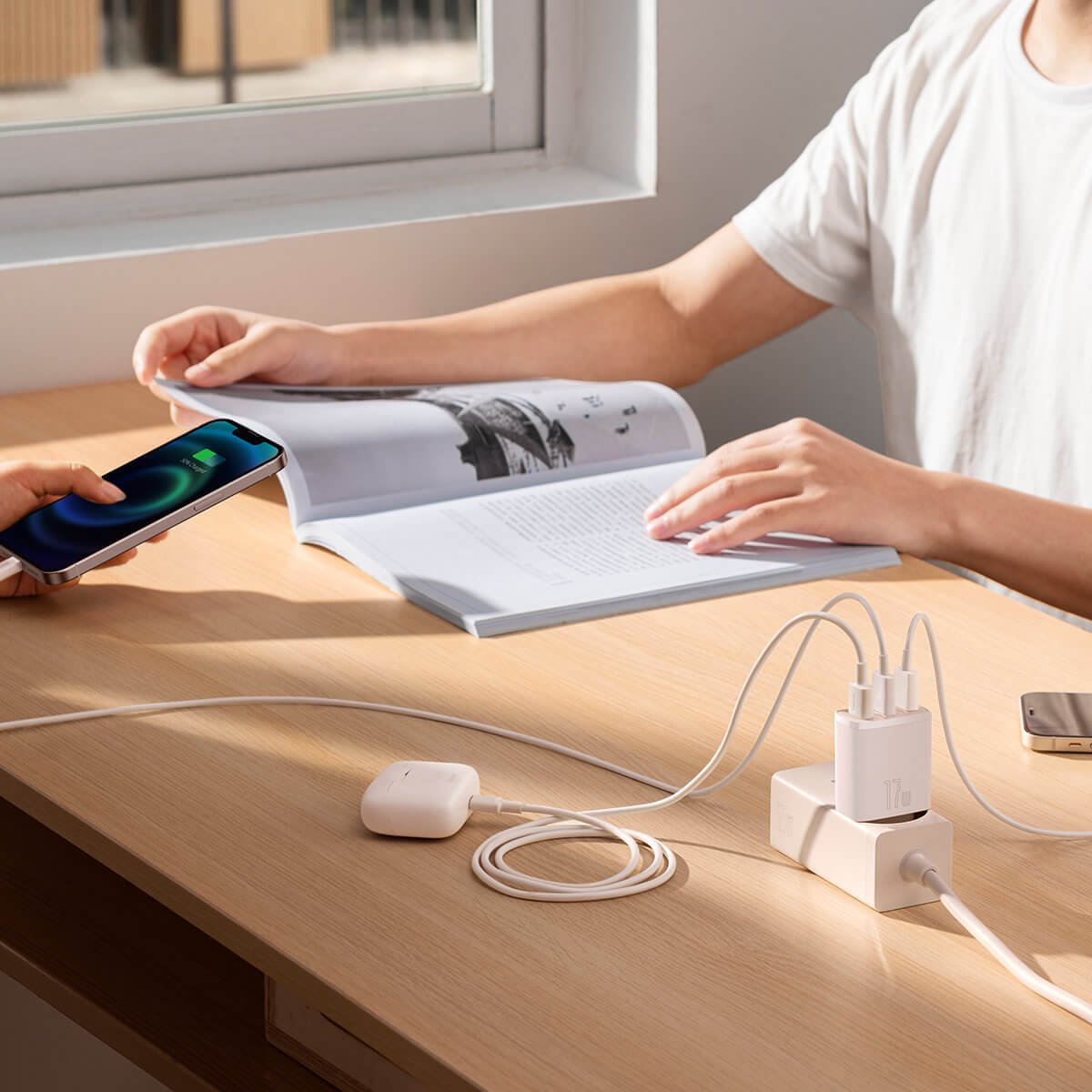 Baseus Compact 17W Οικιακός Φορτιστής Γρήγορης Φόρτισης με 3 Θύρες USB - White - CCXJ020102