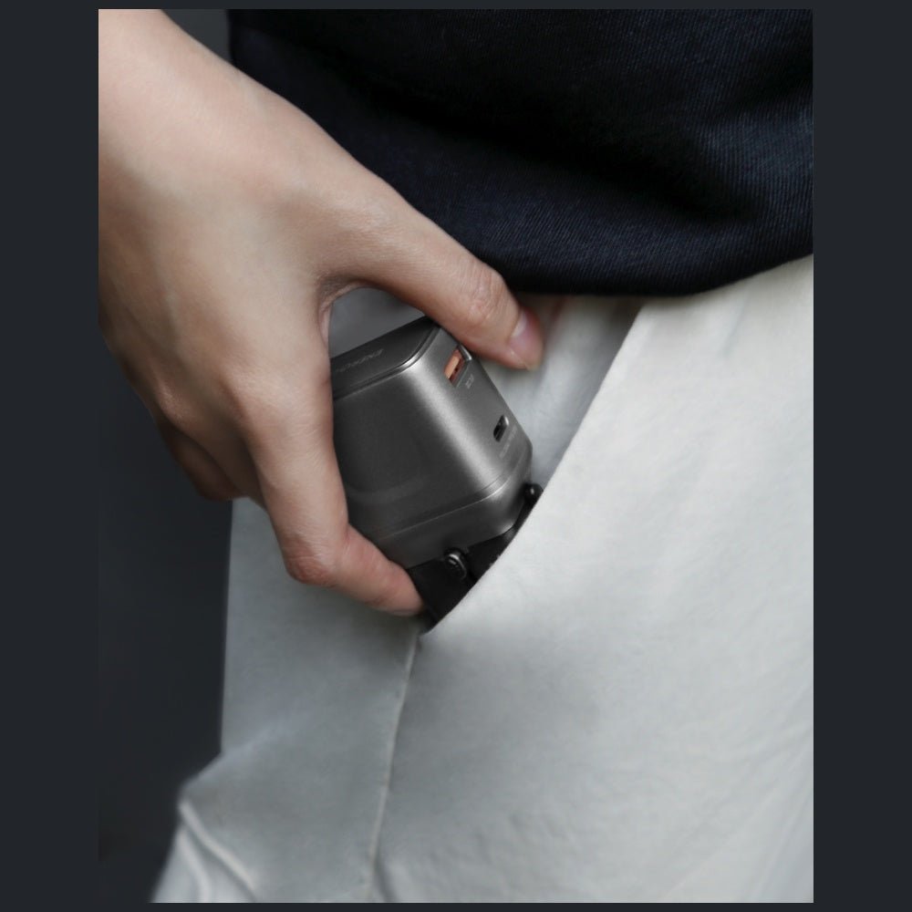 Energea TravelGo Adapter 35 - Οικιακός Φορτιστής Γρήγορης Φόρτισης με Eναλλάξιμα Bύσματα με 1 Θύρα USB και 1 Θύρα Type - C 35W - Graphite