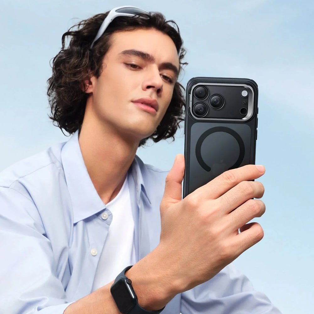 ESR iPhone 17 Pro Max - Σκληρή Θήκη με Πλαίσιο Σιλικόνης και Stand - Classic Hybrid HaloLock Kickstand - Frosted Black