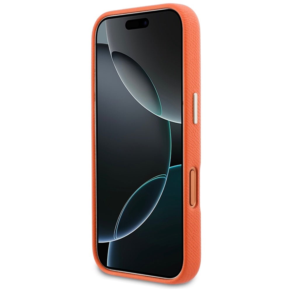Guess iPhone 17 Pro - Σκληρή Θήκη με Επένδυση από Οικολογικό Δέρμα - FW Resin Logo - Οrange
