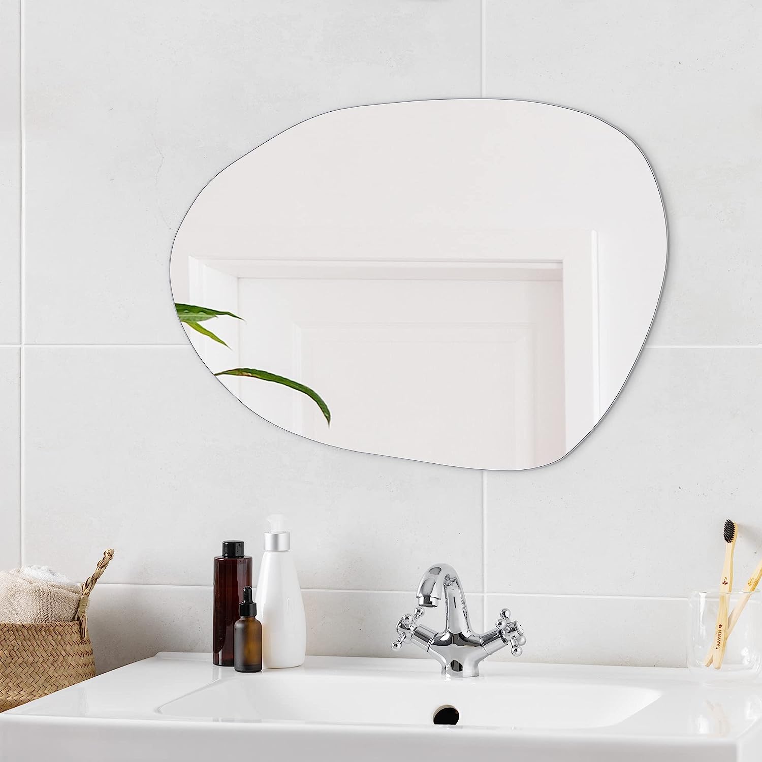 Navaris Καθρέπτης Τοίχου με Ακανόνιστο Σχήμα Χωρίς Πλαίσιο - 75 x 55 cm - Silver - 54705.04