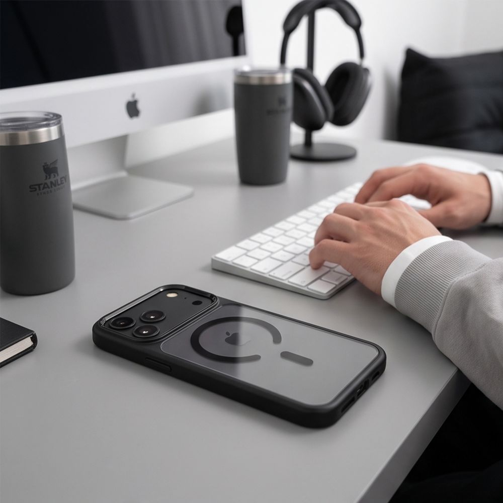 Tech-Protect iPhone 17 Pro / iPhone 18 Pro - Σκληρή Θήκη με Πλαίσιο Σιλικόνης - MagMat MagSafe CC - Black / Clear