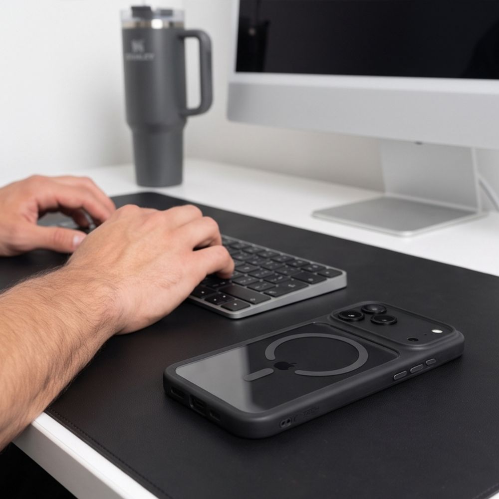 Tech-Protect iPhone 18 Pro / iPhone 17 Pro - Σκληρή Θήκη με Πλαίσιο Σιλικόνης MagSafe και 2 Αντιχαρακτικά Γυαλιά Οθόνης - MagOne CC - Black / Clear