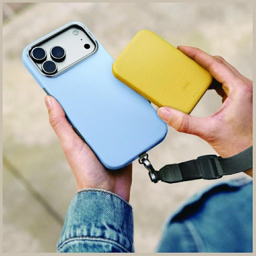 Uniq iPhone 18 Pro Max / iPhone 17 Pro Max - Σκληρή Θήκη με Επένδυση Συνθετικού Δέρματος MagSafe - Lyden MagClick - Frost Blue