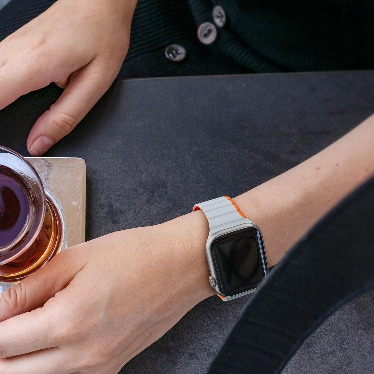 Dux Ducis Λουράκι Apple Watch 2/3/4/5/6/7/8/9/10/11 - SE (1/2/3) - 38/40/41/42mm Magnetic Strap LD Version Μαγνητικό Σιλικόνης - Grey / Orange