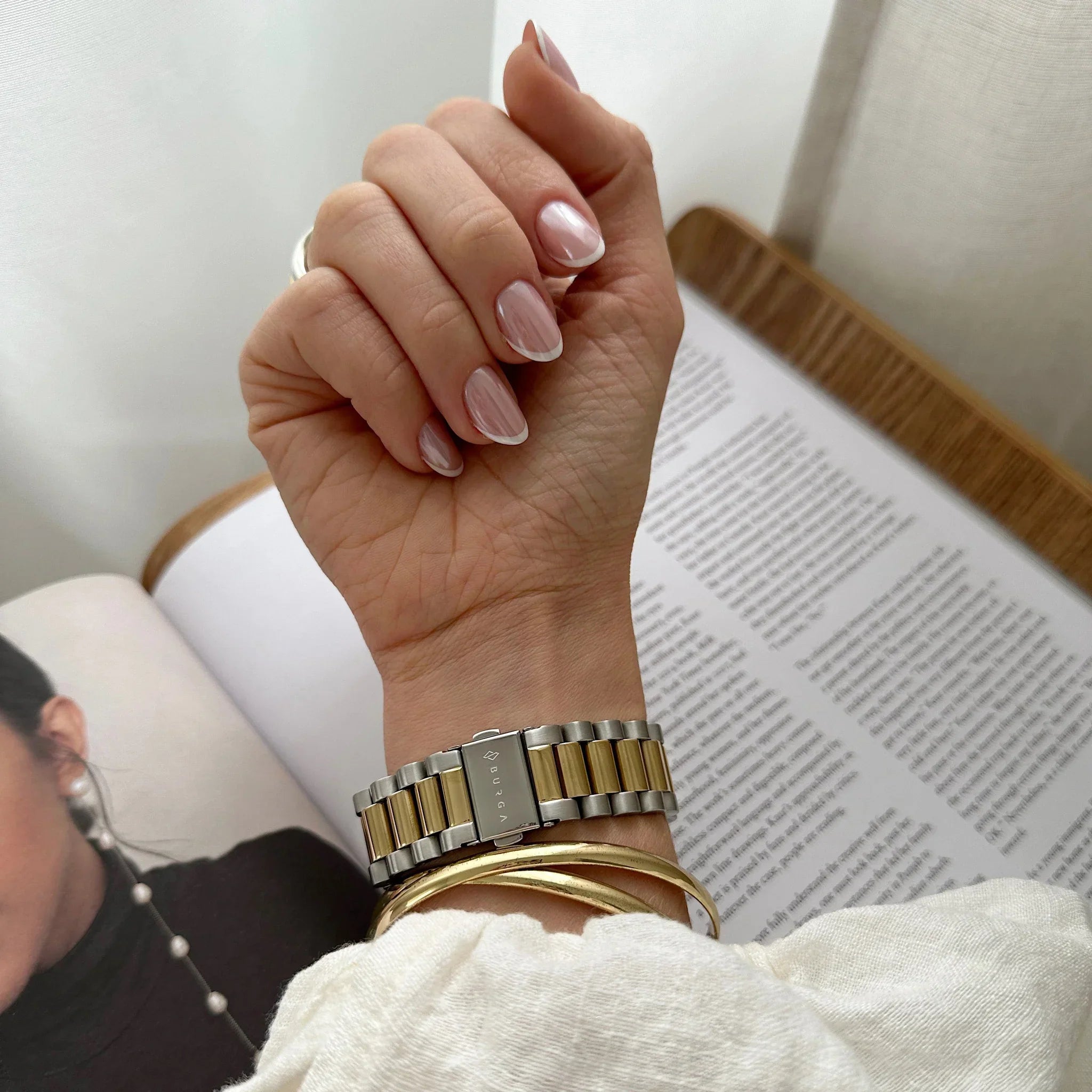 Burga Λουράκι Apple Watch 4/5/6/7/8/9/10/11 - SE (1/2/3) – 40/41/42mm - All Eyes On Me - Gold / Silver