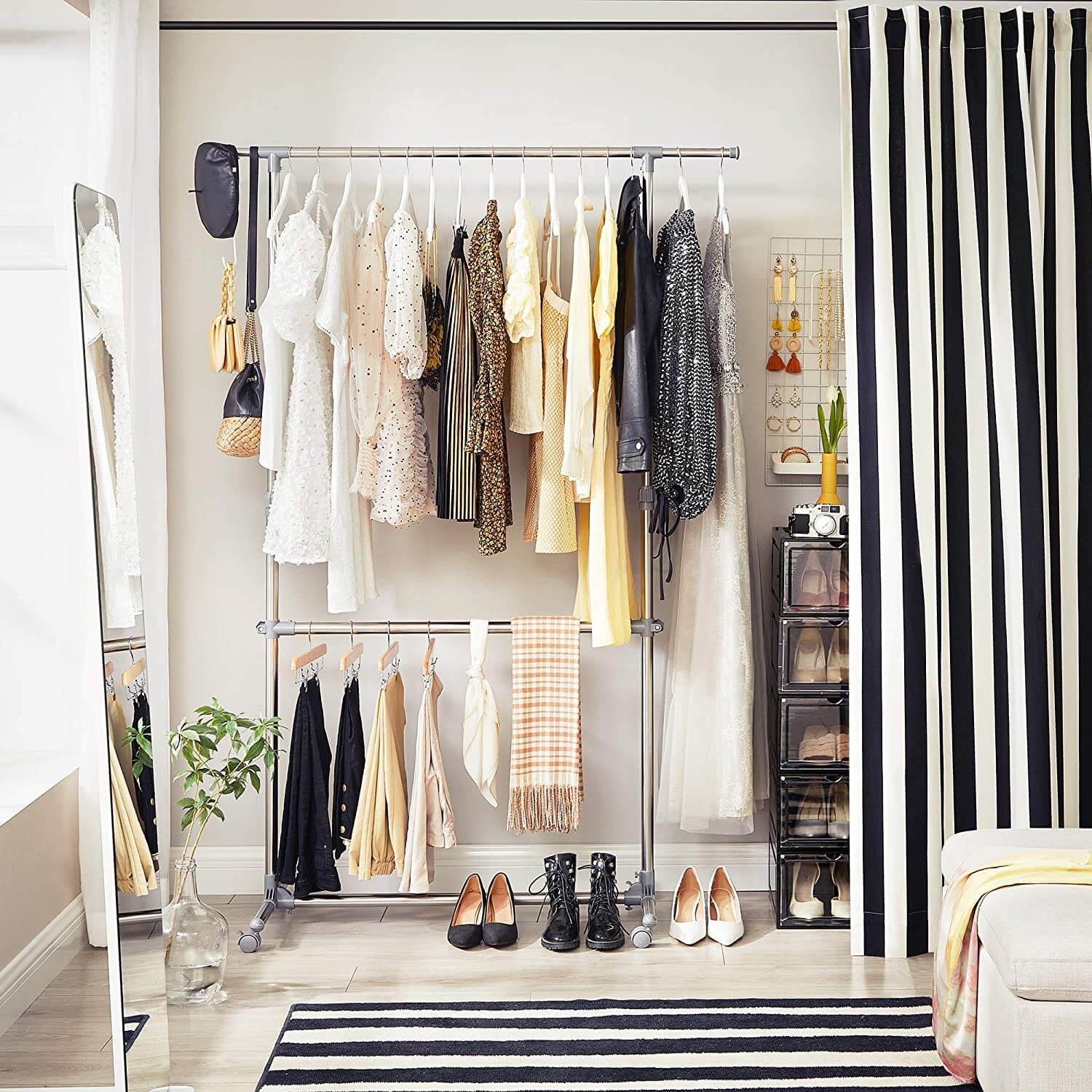 Songmics Τροχήλατη Κρεμάστρα Δαπέδου - Ράγα Ρούχων με Ρυθμιζόμενο Ύψος - Grey - LLR401