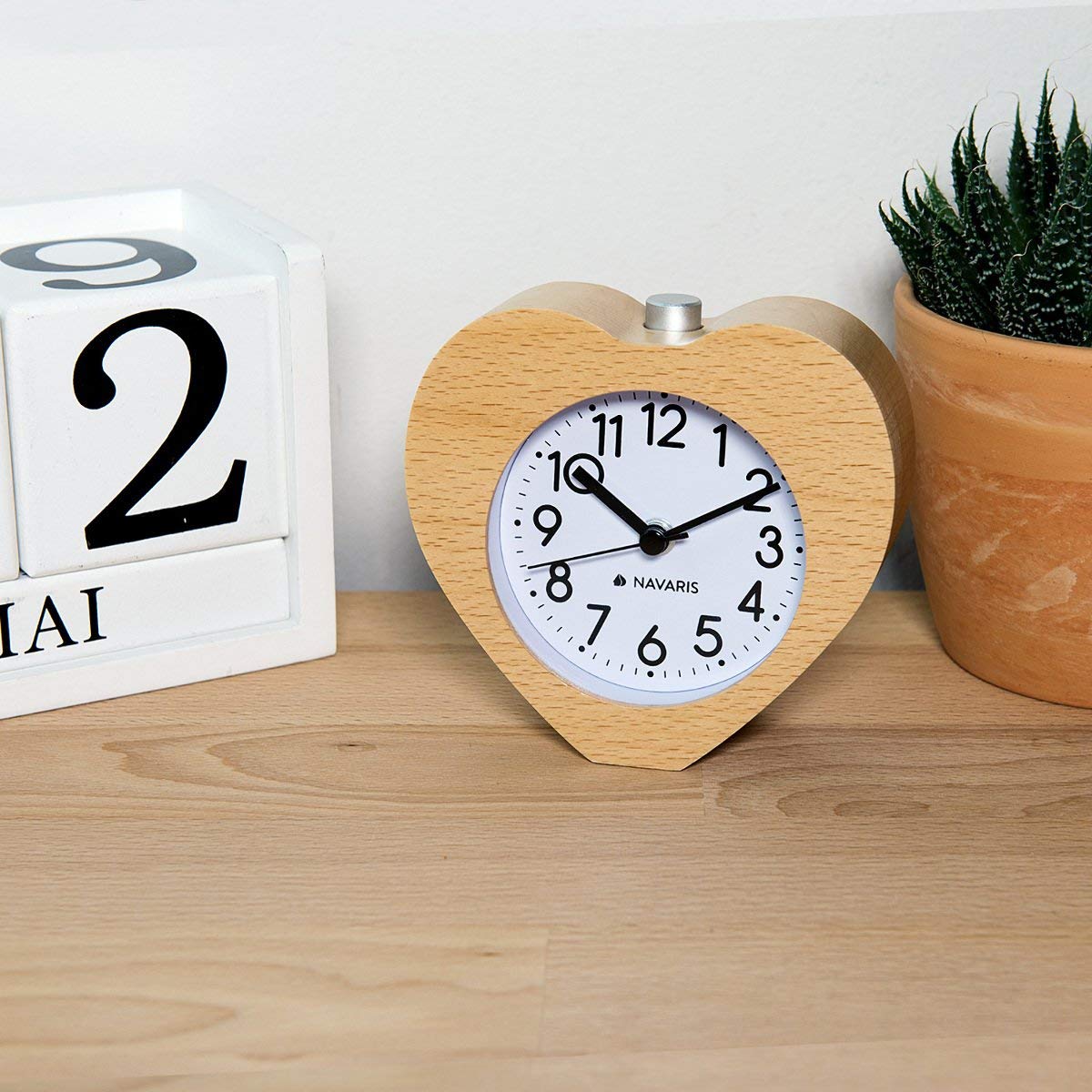Navaris Analogue Wood Alarm Clock Design Heart - Αναλογικό Επιτραπέζιο Ρολόι και Ξυπνητήρι - Light Brown - 43901