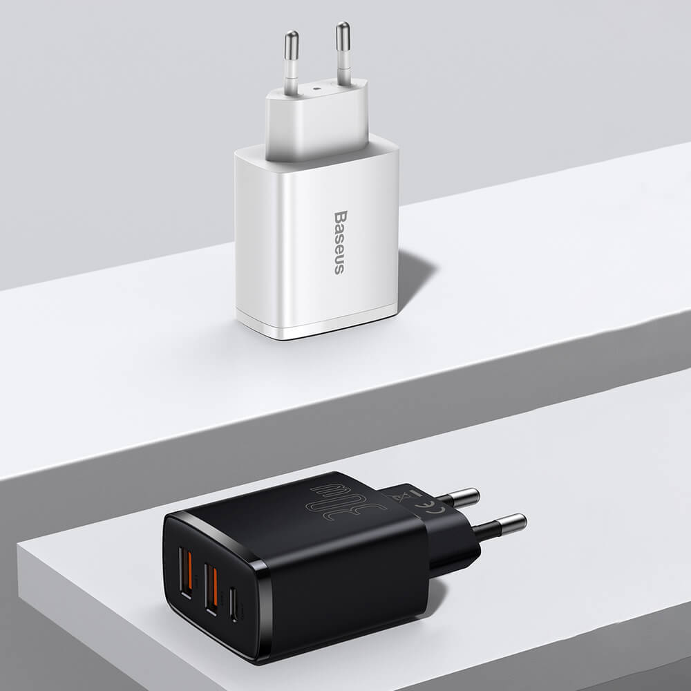 Baseus Compact Οικιακός Φορτιστής Γρήγορης Φόρτισης με 2 Θύρες USB και 1 Θύρα Type - C 30W - White - CCXJ - E02