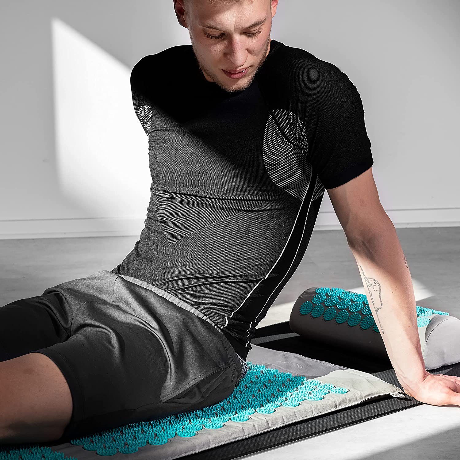 Navaris 2 - in - 1 Acupressure Mat and Pillow Set Σετ 2 σε 1 Χαλάκι και Μαξιλάρι Μασάζ - Grey / Light Blue - 52759.22.23