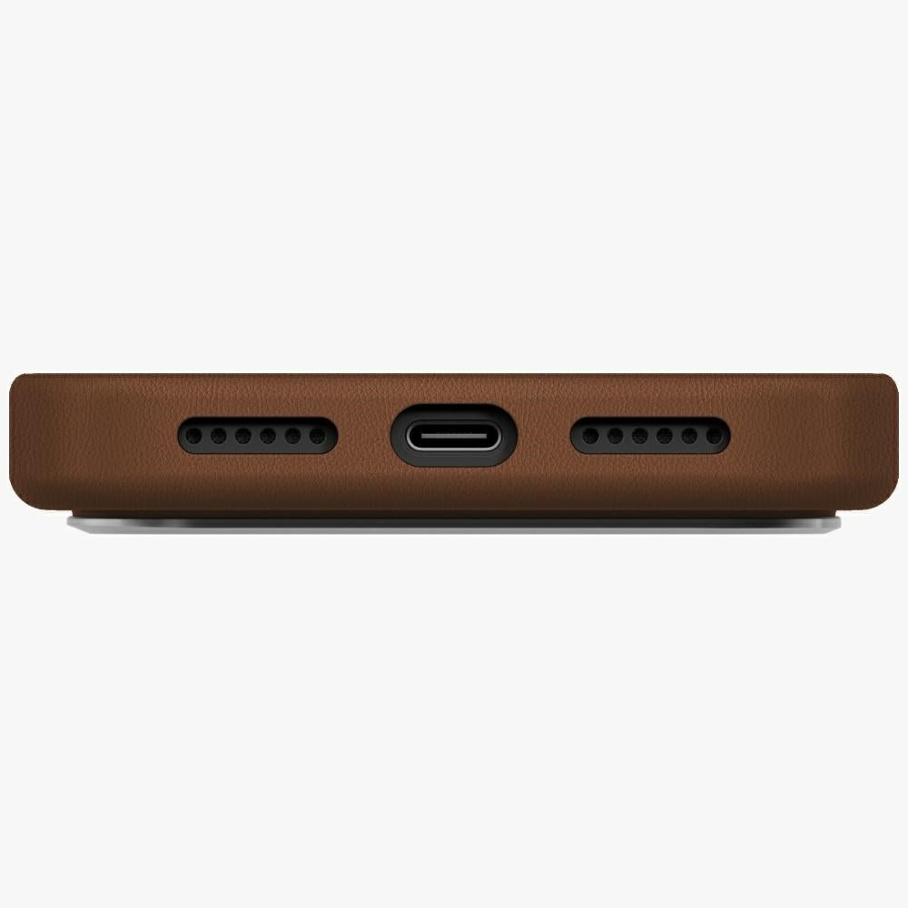 Uniq iPhone 17 Pro Max - Σκληρή Θήκη με Επένδυση Συνθετικού Δέρματος και MagSafe - Lyden MagClick - Caramel