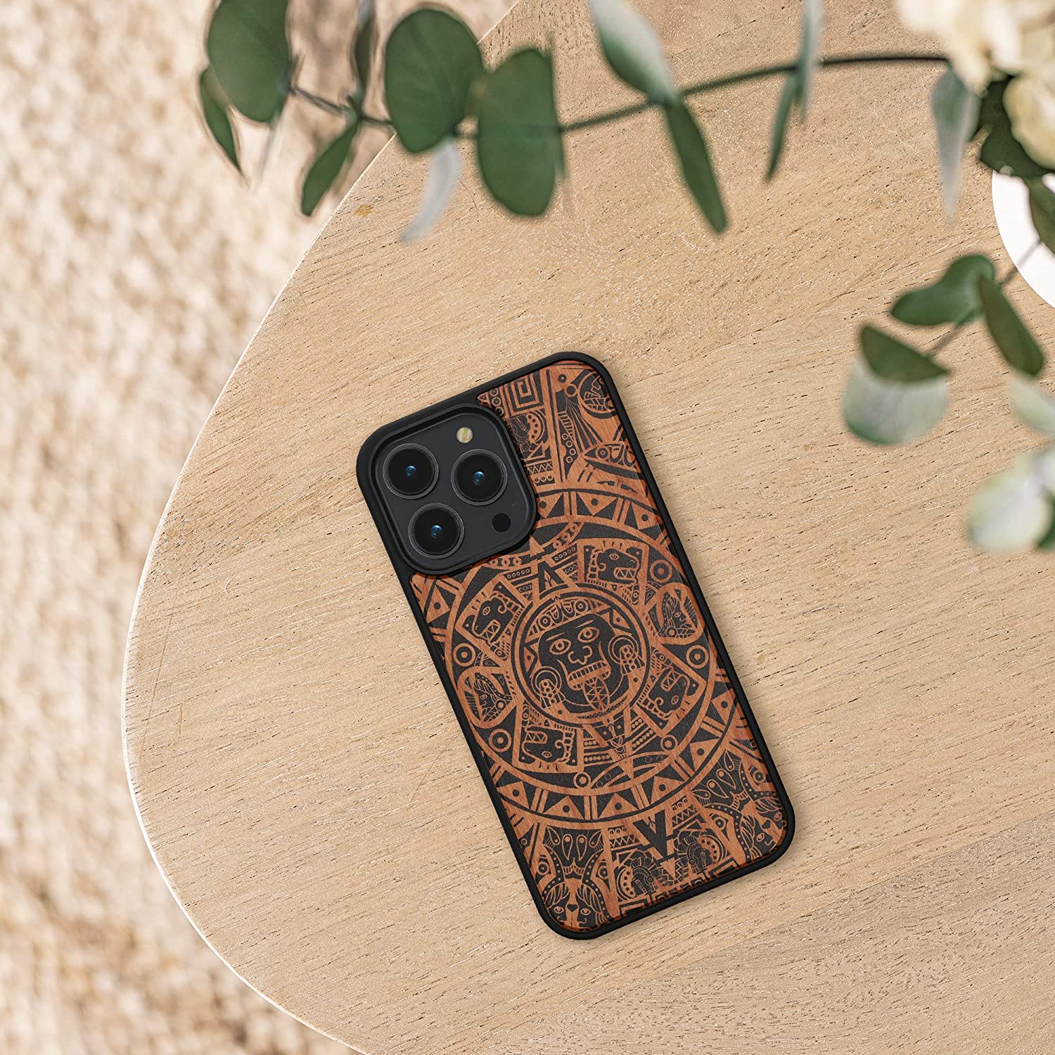 KW iPhone 14 Pro Max Θήκη από Φυσικό Ξύλο Design Mayan Calendar - Brown / Black - 59127.02